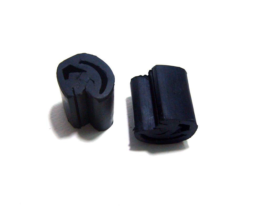Pair Front Hood Bumper Rubber Damper for Mitsubishi L200 Triton Pajero Montero – OEM MB513055