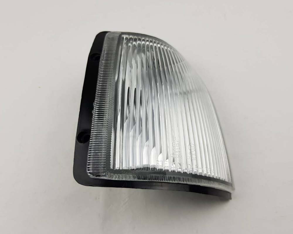 Mazda B2500 Fighter Front Corner Turn Signal Light – Clear – RH / Right – view 3