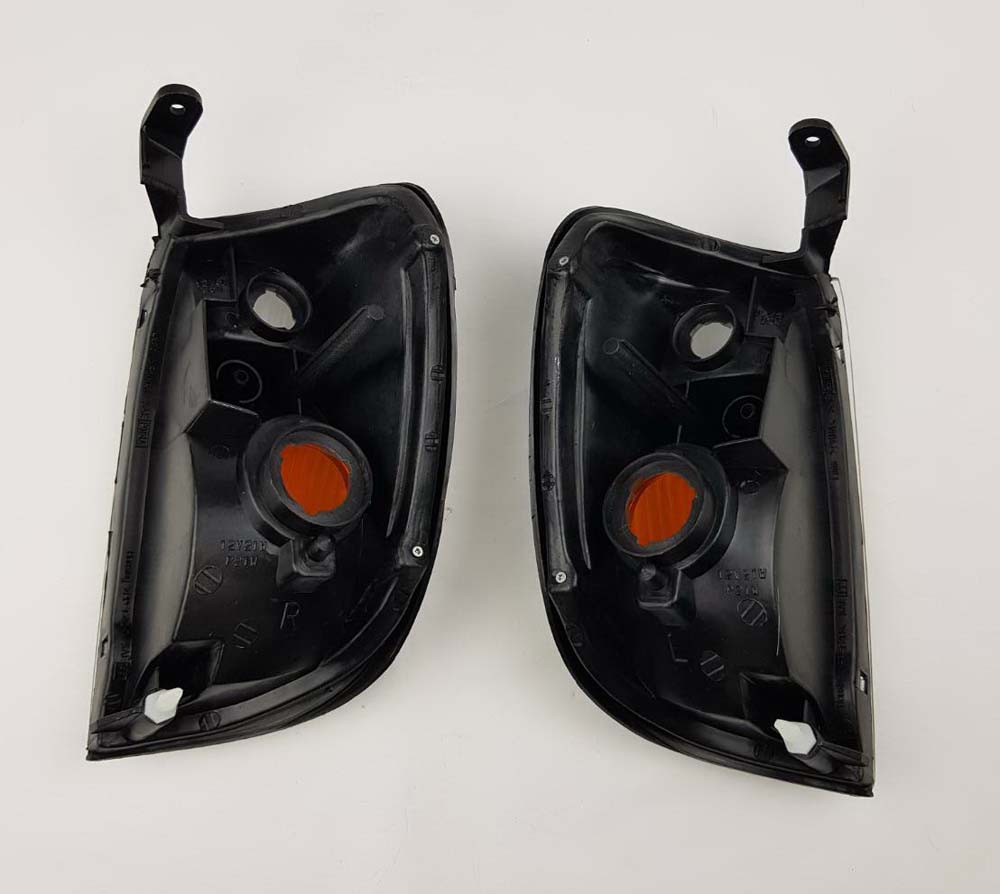 Front Corner Turn Signal Light - for Nissan D22 Pickup 2000 - No Socket - LH + RH Pair – OEM 26115-VJ825 / 26110-VJ825 - additional view 2