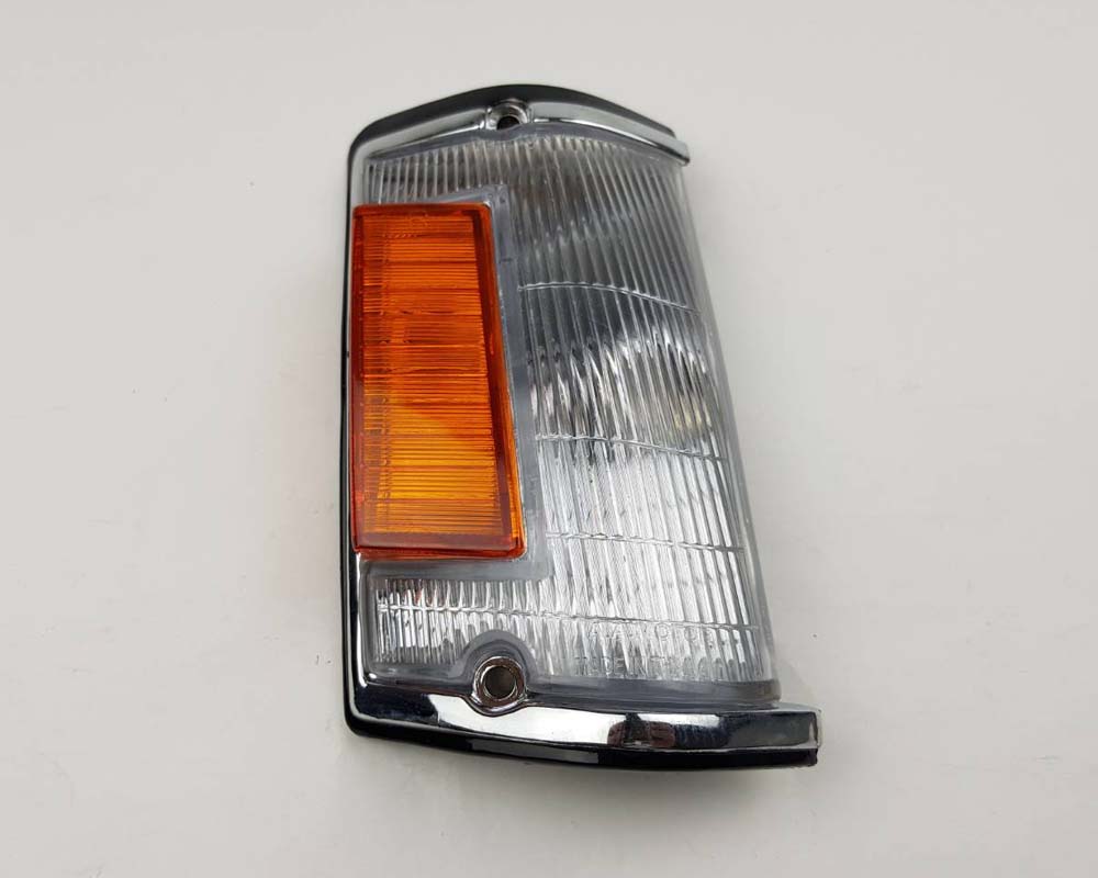 Front Corner Turn Signal Light - KE70 - RH for Toyota Corolla E70 / KE70 family (verify exact body/market before purchase) – OEM 81610-19206