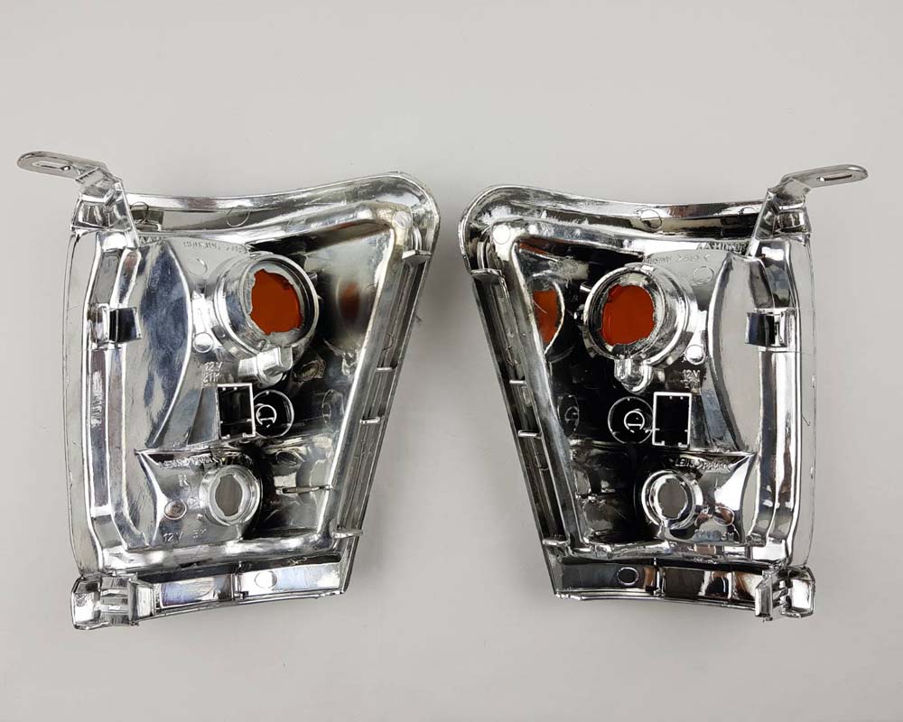 Front & Turn Signal Light - LN145 - Grey - LH-RH for 1997–2005 Toyota Hilux / 4Runner Truck, including LN145 (application varies by market/production date) – OEM 81520-35060 / 81510-35140