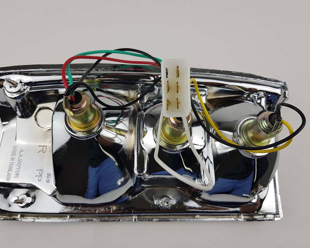 Rear Combination Light - LN50 - Chrome - RH for 1983–1988 Toyota Hilux Pickup – OEM 81550-39825