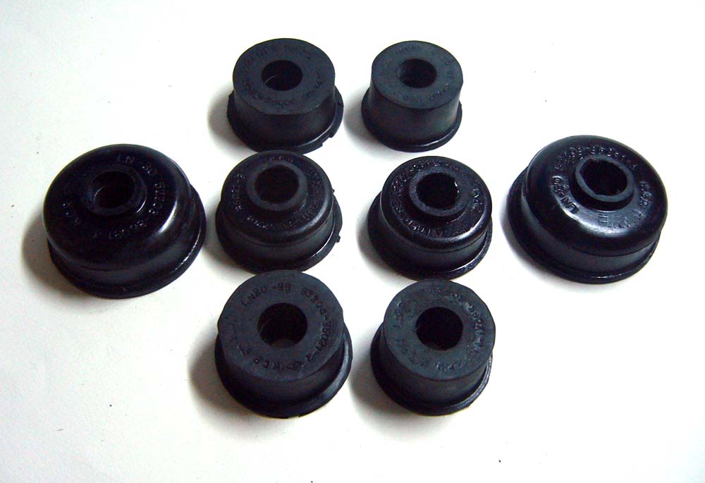 Cabin body mounting rubber set for Toyota Pickup RN30 / LN40 / Mighty-X UPC-04013