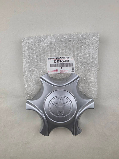 Genuine Toyota wheel center cap OEM 42603-04130 for 1997–2006 Toyota Hilux