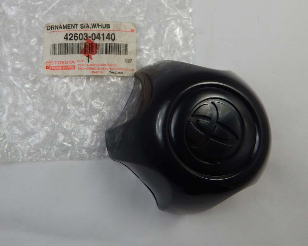Genuine Toyota wheel center cap OEM 42603-04140 for 1997–2006 Toyota Hilux