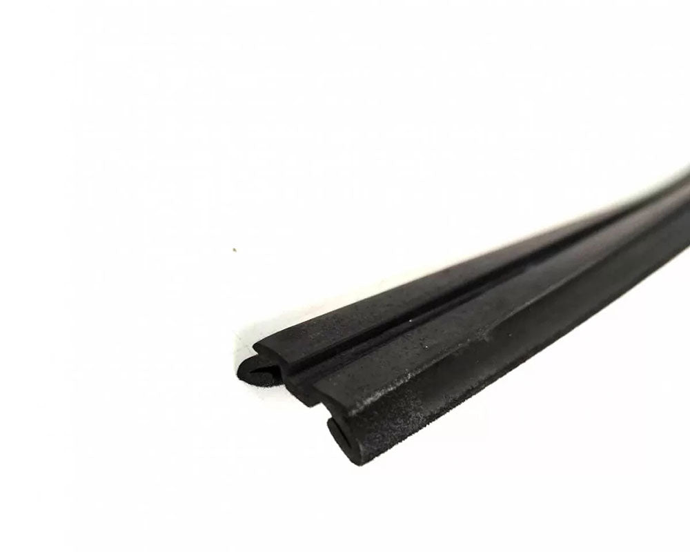 Door Glass Run Channel Set - for Datsun 620 Pickup - LH + RH - 1972-1979 - 2 pcs - OEM 80337-B5001