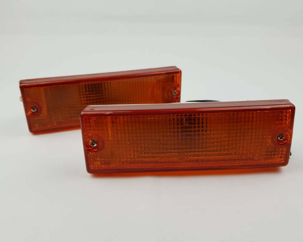 Front Bumper Turn Signal Light - for Isuzu TFR Pickup 1989–1997 - Black Frame - Amber Lens - 3 Wires - LH + RH Pair – OEM 8-94474-317-1 / 8-94474-316-1