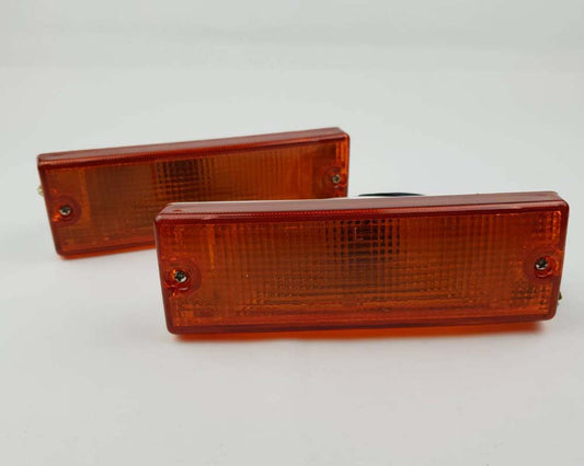 Front Bumper Turn Signal Light - for Isuzu TFR Pickup 1989–1997 - Black Frame - Amber Lens - 3 Wires - LH + RH Pair – OEM 8-94474-317-1 / 8-94474-316-1