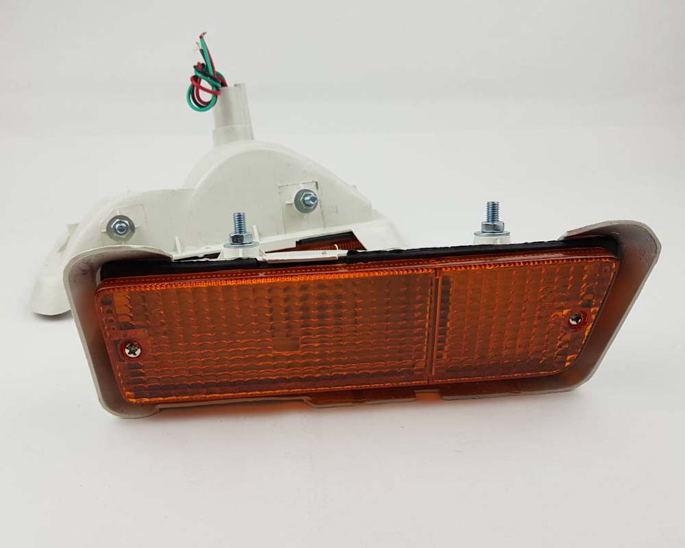 Front Corner Turn Signal Light - for Isuzu Faster Z / KB-Series Pickup 1981–1987 - Amber Lens - LH + RH Pair – OEM 8-94223-592-2 / 8-94223-591-2 - additional view 2
