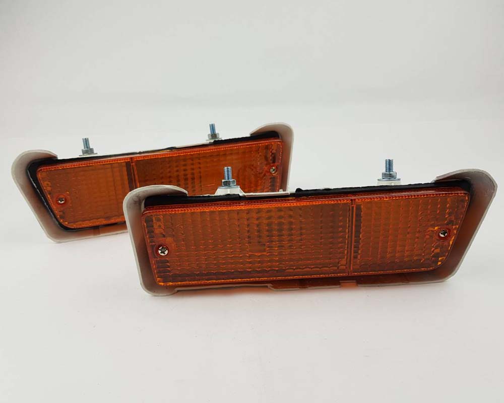 Front Corner Turn Signal Light - for Isuzu Faster Z / KB-Series Pickup 1981–1987 - Amber Lens - LH + RH Pair – OEM 8-94223-592-2 / 8-94223-591-2