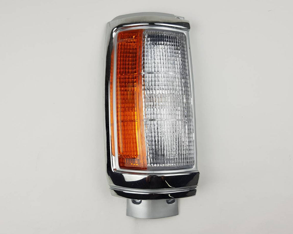 Front Corner Turn Signal Light - for Mitsubishi L200 Cyclone 1979–1987 - Chrome - Right RH - OEM MB527092