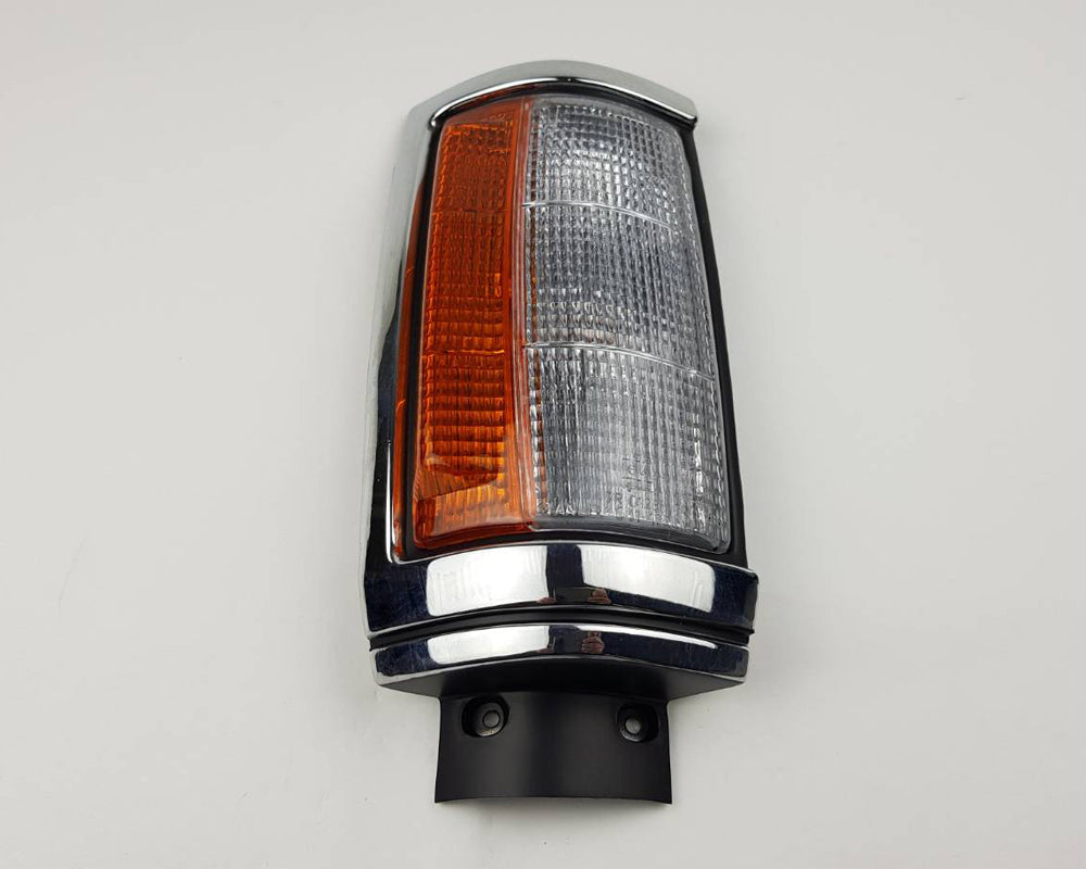 Front Corner Turn Signal Light - for Mitsubishi L200 Cyclone Aerobody 1979–1987 - Black/Chrome - Right RH - OEM MB527788