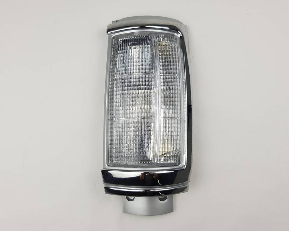 Front Corner Turn Signal Light for Mitsubishi Mighty Max – Chrome / Clear Lens – LH / RH L