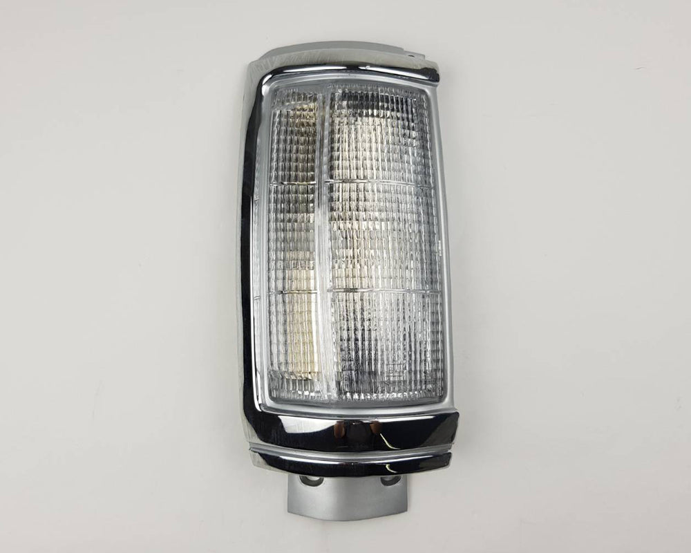 Front Corner Turn Signal Light for Mitsubishi Mighty Max – Chrome / Clear Lens – LH / RH R