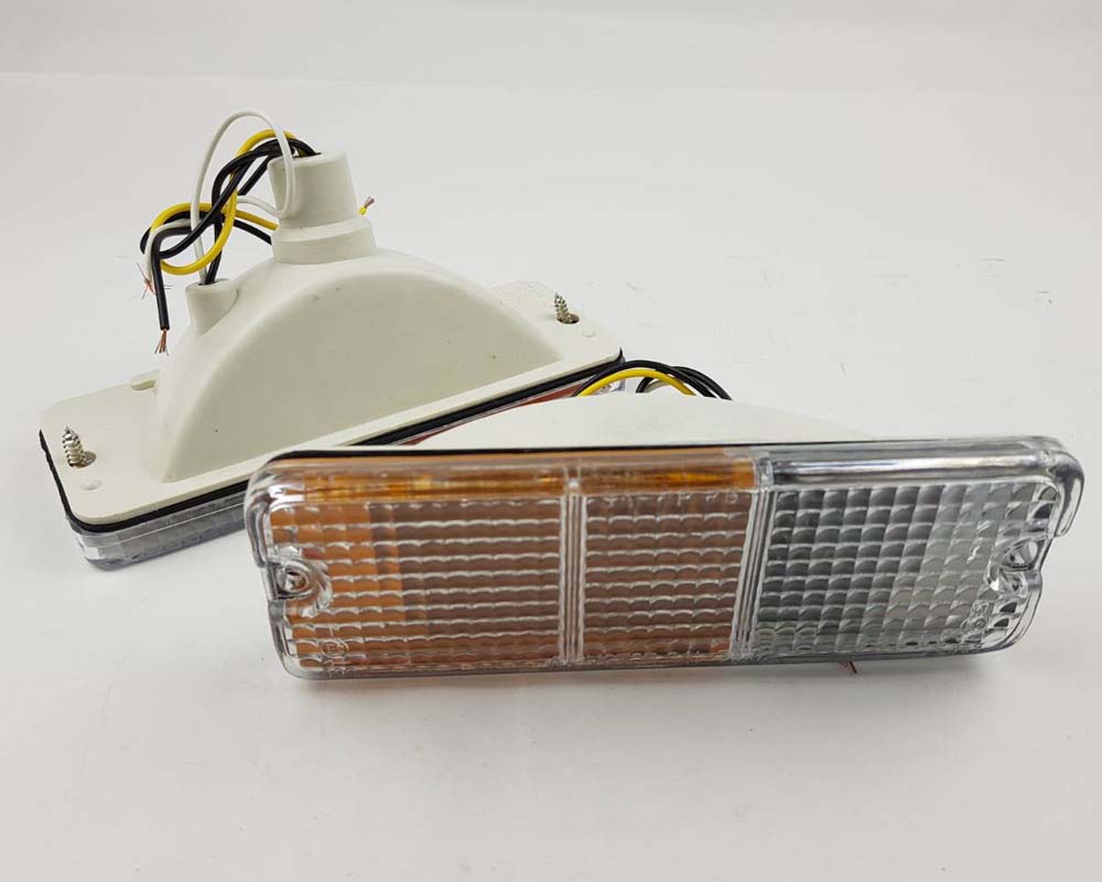 Mazda B2200 / M1300 / M1400 Front Bumper Parking & Turn Signal Light – Amber / Clear – LH + RH Pair – view 2