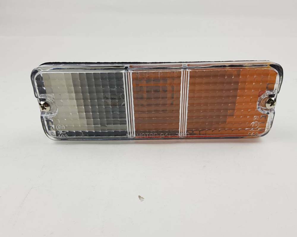 Mazda B2200 / M1300 / M1400 Front Bumper Parking & Turn Signal Light – Amber / Clear – RH / Right