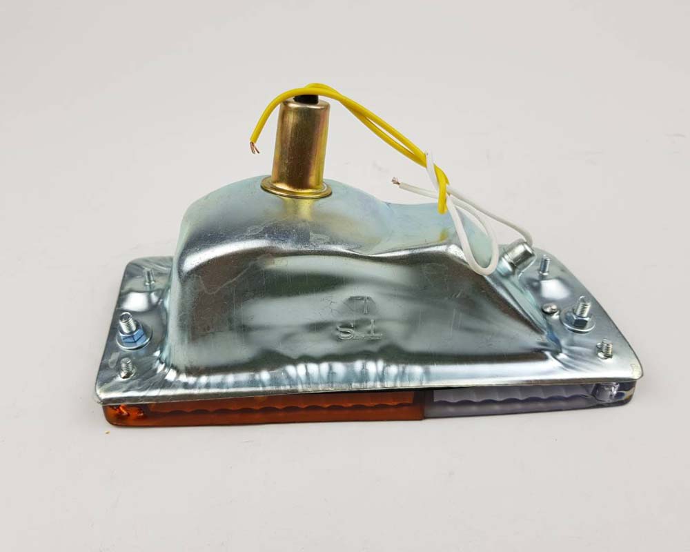 Mazda M1600 Front Bumper Parking & Turn Signal Light – Amber / Clear – LH / Left – view 2