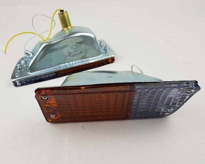 Mazda M1600 Front Bumper Parking & Turn Signal Light – Amber / Clear – LH + RH Pair – view 2