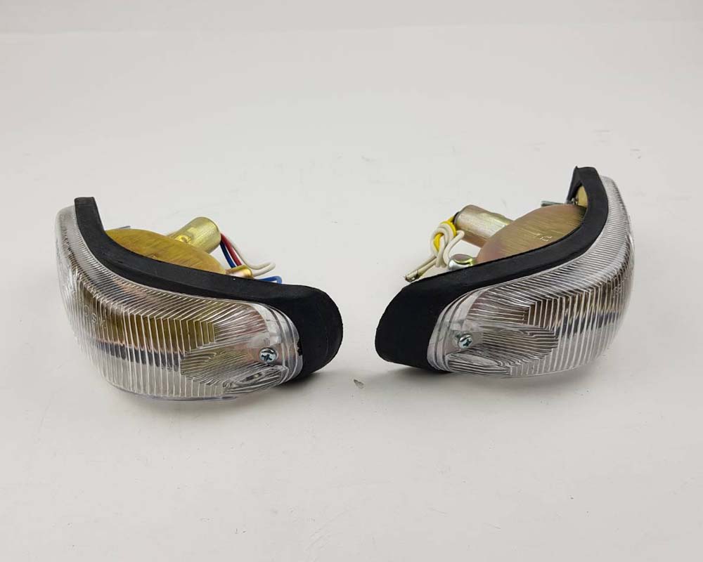 Mazda M1000 / M1200 Front Corner Parking & Turn Signal Light – Clear – Pair – Pair