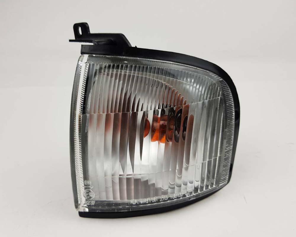 Mazda B2500 Fighter Front Corner Turn Signal Light – Clear – LH / Left