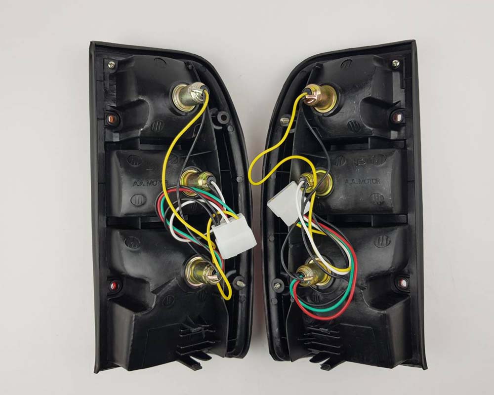 Mazda B2500 Fighter Rear Combination Tail Light – Amber / Clear / Red – LH + RH Pair – view 2