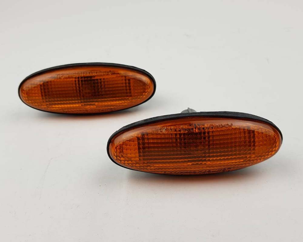Mazda 323 / B2500 Fighter Side Marker Turn Signal Light – Amber – Pair – Pair