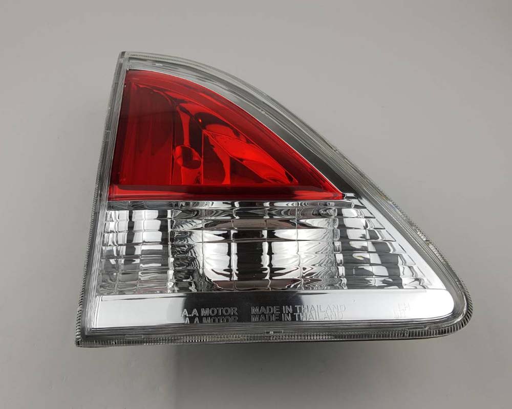 Mazda BT-50 Pro Tailgate Reflector – Red / Clear – LH / Left – view 3