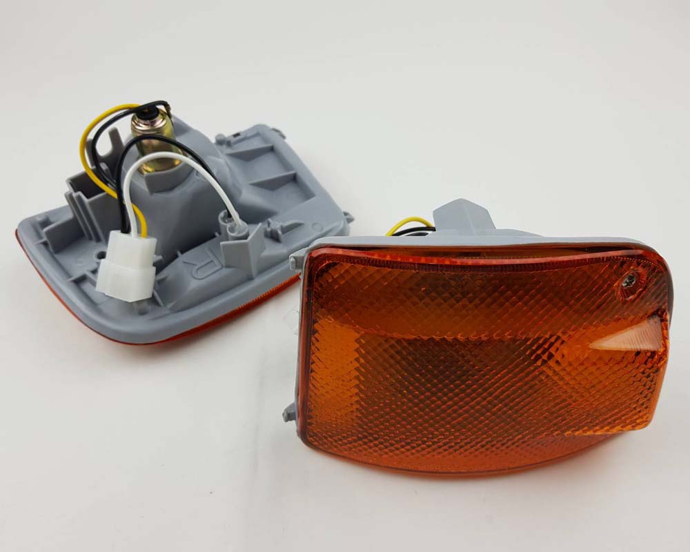 Front Corner Turn Signal Light - for Nissan NV - Yellow / Amber Lens - LH + RH Pair – OEM 26115-60R00 / 26110-60R00 - additional view 2