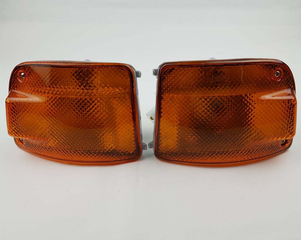 Front Corner Turn Signal Light - for Nissan NV - Yellow / Amber Lens - LH + RH Pair – OEM 26115-60R00 / 26110-60R00