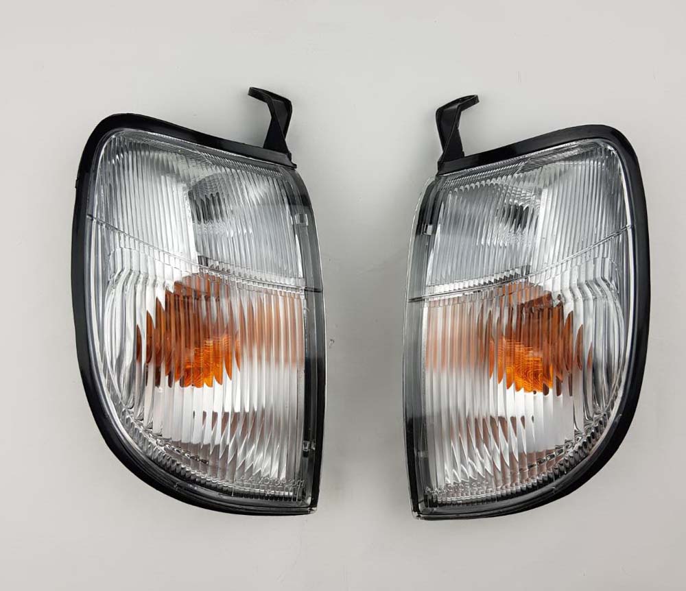 Front Corner Turn Signal Light - for Nissan D22 Pickup 2000 - No Socket - LH + RH Pair – OEM 26115-VJ825 / 26110-VJ825