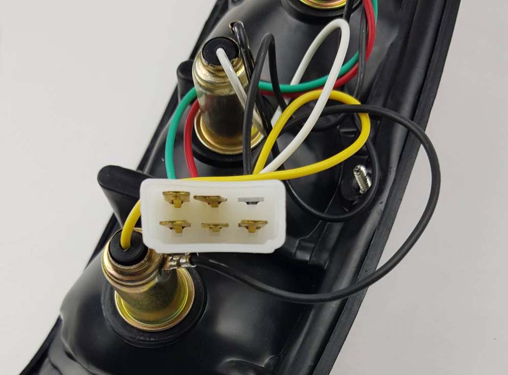 Right Hand (RH) rear combination tail light for 1984–1988 Toyota Hilux LN50-series Pickup product view 3