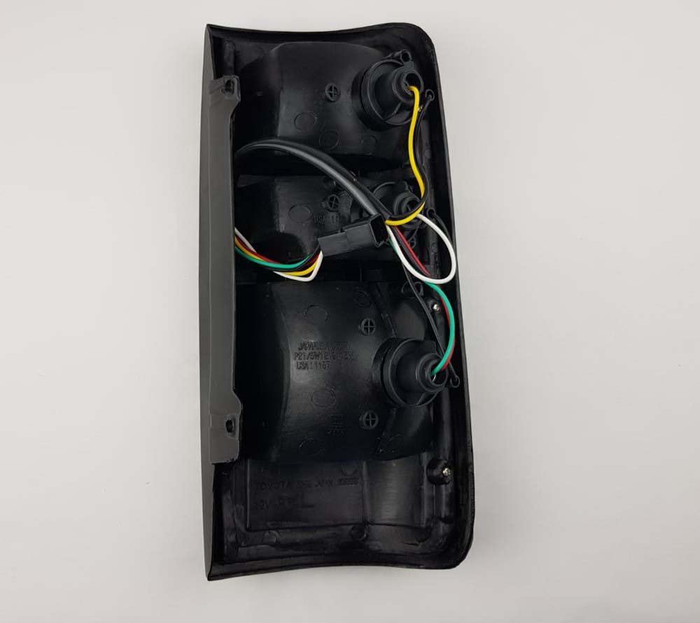 Left Hand (LH) rear combination tail light for Toyota Land Cruiser 80 Series FJ80 / FZJ80 / HDJ80 / HZJ80 product view 2