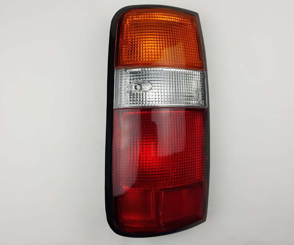 Left Hand (LH) rear combination tail light for Toyota Land Cruiser 80 Series FJ80 / FZJ80 / HDJ80 / HZJ80 OEM 81560-60252