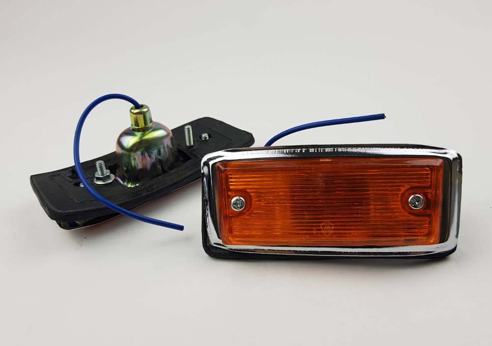 Side Marker Turn Signal Light Pair LH + RH for 1972–1975 Toyota Hilux RN20 / RN25 Pickup product view 3