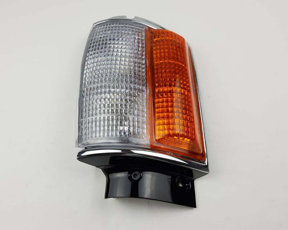 Front Corner Parking & Clearance Light – Chrome – LH for 1984–1986 Toyota Hilux LN50 / LN55 / LN56 / RN50 / RN55 / YN50-series (selected applications) product view 3