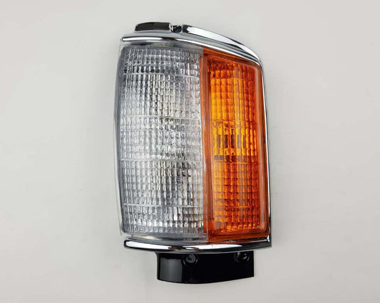 Front Corner Parking & Clearance Light – Chrome – LH Left Hand (LH) for 1984–1986 Toyota Hilux LN50 / LN55 / LN56 / RN50 / RN55 / YN50-series (selected applications) OEM 81620-39835