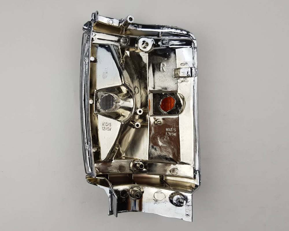 Front Corner Parking & Clearance Light – Chrome – RH for 1984–1986 Toyota Hilux LN50 / LN55 / LN56 / RN50 / RN55 / YN50-series (selected applications) product view 2