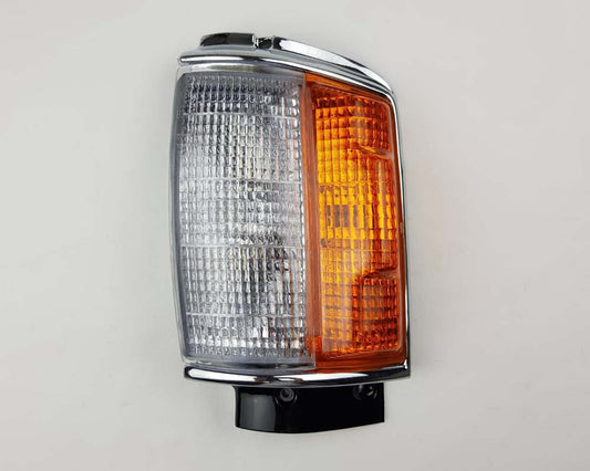 Front Corner Parking & Clearance Light – Chrome – LH Left Hand (LH) for 1984–1986 Toyota Hilux LN60 / LN65 / YN60-series (selected applications) OEM 81620-39875