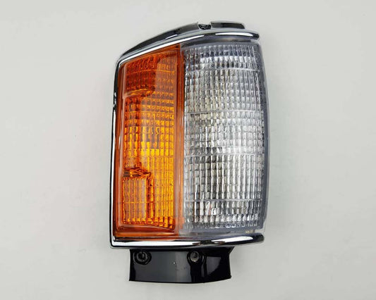 Front Corner Parking & Clearance Light – RH Right Hand (RH) for 1984–1986 Toyota Hilux LN60 / LN65 / YN60-series (selected applications) OEM 81610-39855
