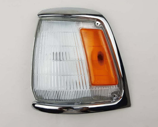 Front Corner Parking & Clearance Light – Chrome – LH Left Hand (LH) for 1991–1994 Toyota Hilux LN80 / LN85 / LN90 / RN85 and related models OEM 81620-35040