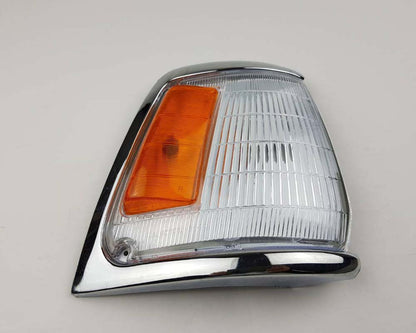 Front Corner Parking & Clearance Light – Chrome – RH for 1991–1994 Toyota Hilux LN80 / LN85 / LN90 / RN85 and related models product view 3