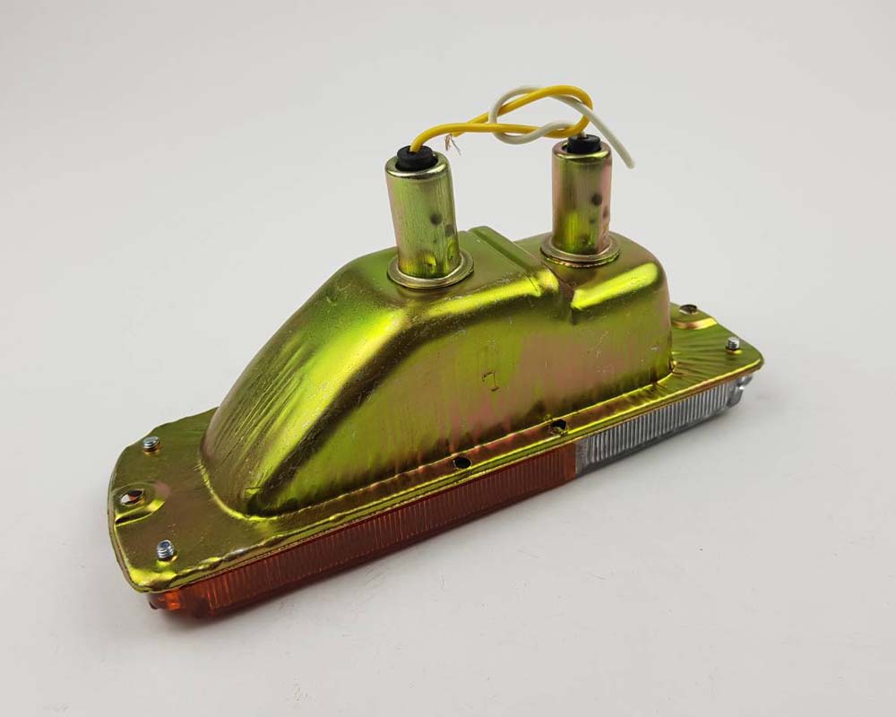 Front Bumper Turn Signal Light – Amber/Clear for 1972–1977 Toyota Hilux RN20 / RN25 Pickup product view 2
