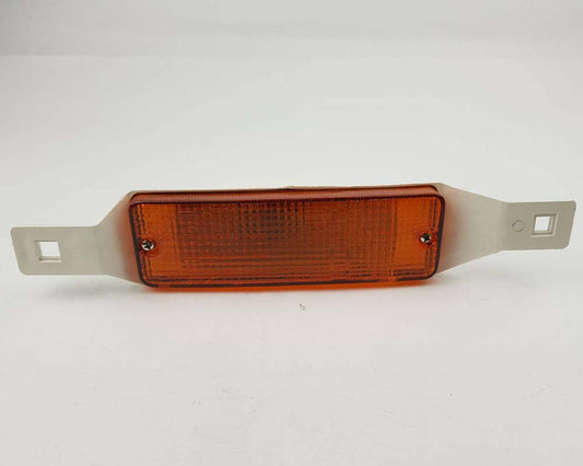 Front Bumper Turn Signal Light – Amber Right Hand (RH) for 1981–1984 Toyota Hilux LN30 / LN40 / RN30 / RN40 OEM 81510-89122
