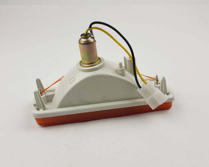 Front Bumper Turn Signal Light – Amber for 1983–1984 Toyota Hilux LN50 / LN55 / LN56 / YN50-series product view 2