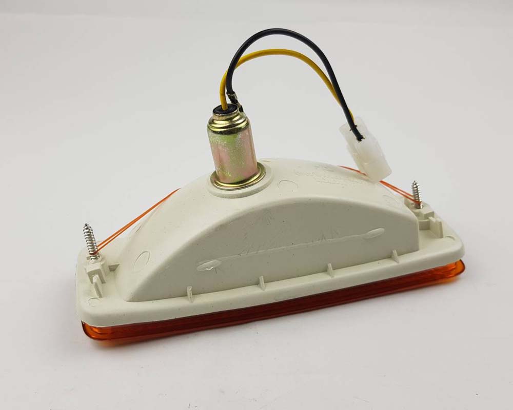 Front Bumper Turn Signal Light – Amber for 1988–1997 Toyota Hilux LN85 / LN90 / LN10# and related models product view 2