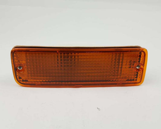 Front Bumper Turn Signal Light – Amber Right Hand (RH) for 1988–1997 Toyota Hilux LN85 / LN90 / LN10# and related models OEM 81510-35090