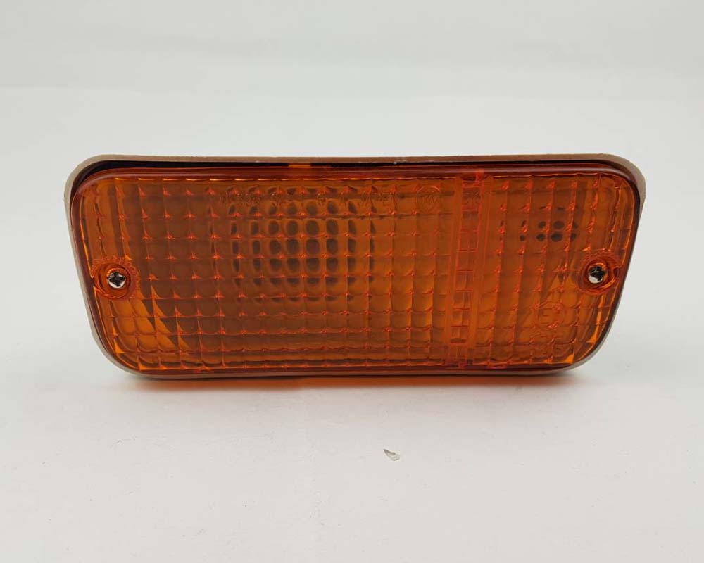 Front Bumper Turn Signal Light – Large Amber Right Hand (RH) for 1980–1983 Toyota Corolla KE75 / E70-series OEM 81510-19785