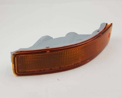 Front bumper turn signal light pair LH RH for 1979–1981 Toyota Hilux RN30 / RN40 Pickup OEM 81520-39315 81510-39315