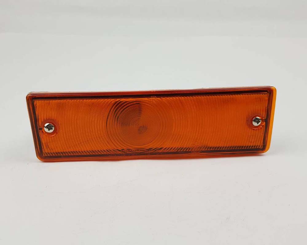 Front bumper turn signal light pair LH RH for 1979–1981 Toyota Hilux RN30 / RN40 Pickup OEM 81520-39315 81510-39315