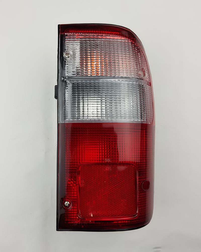 Front bumper turn signal light pair LH RH for 1979–1981 Toyota Hilux RN30 / RN40 Pickup OEM 81520-39315 81510-39315